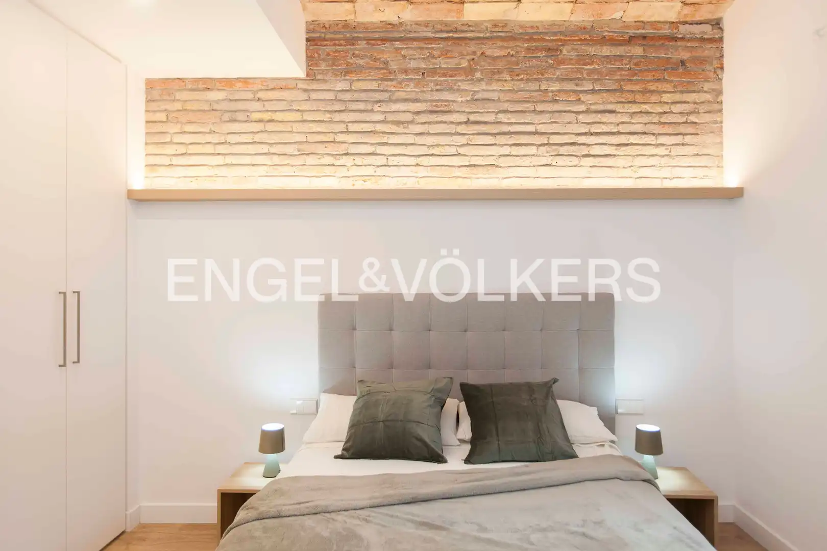Bedroom of Flat for sale in Barcelona  with Air Conditioner, Heating and Parquet flooring