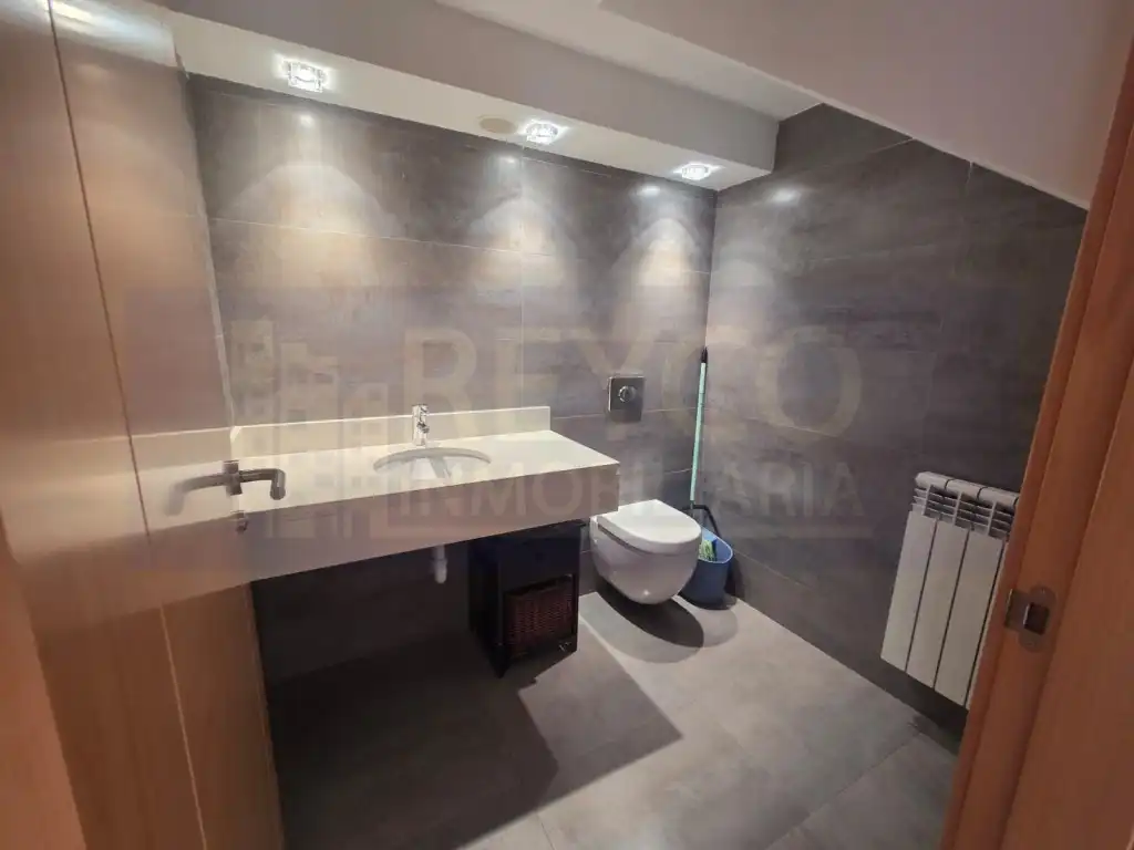 Bathroom of Apartments for sale in  Logroño