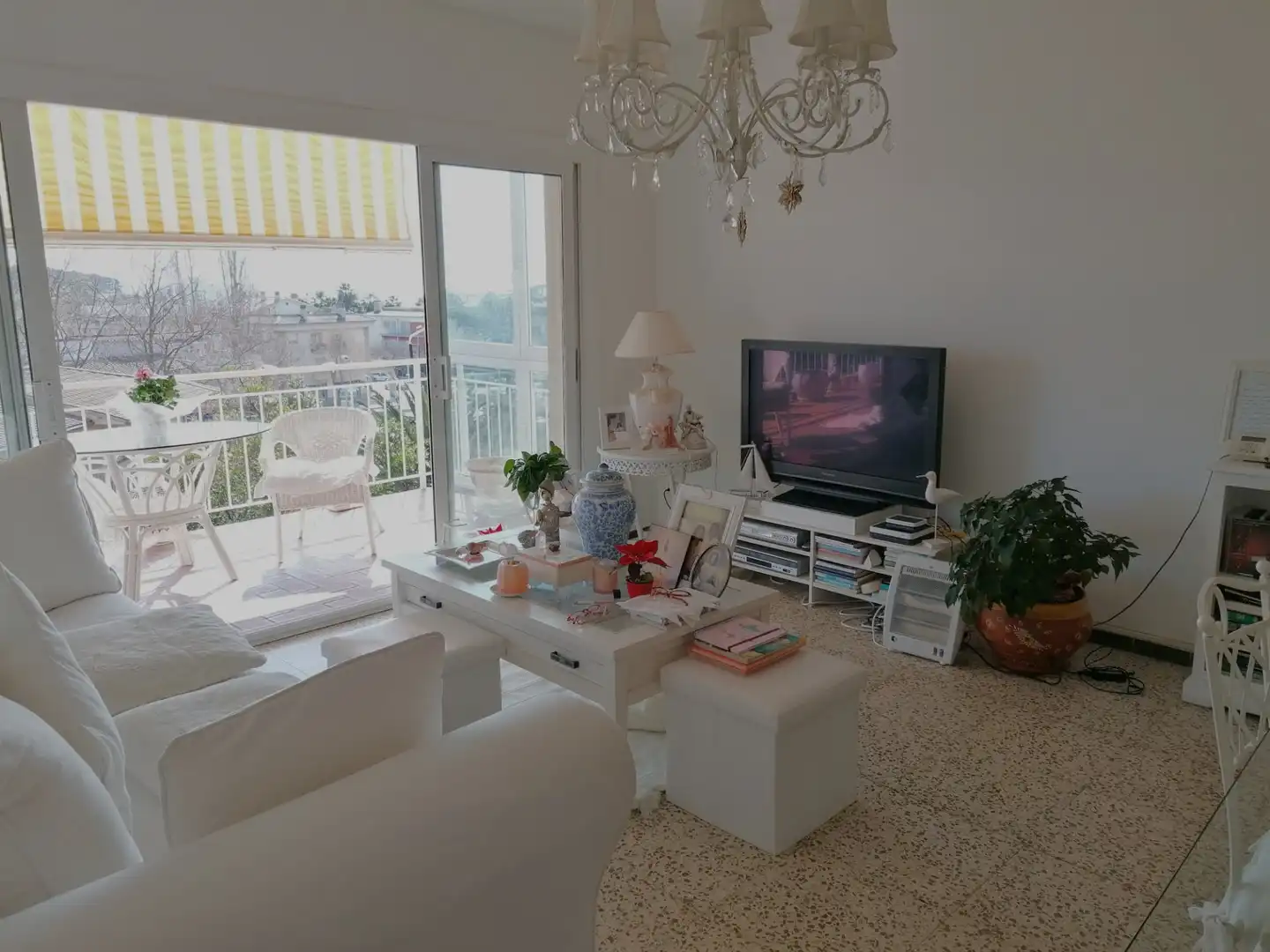 Sala de estar de Apartamento en venta en Castell d'Aro, Platja d'Aro i s'Agaró con Amueblado, Horno y Lavadora
