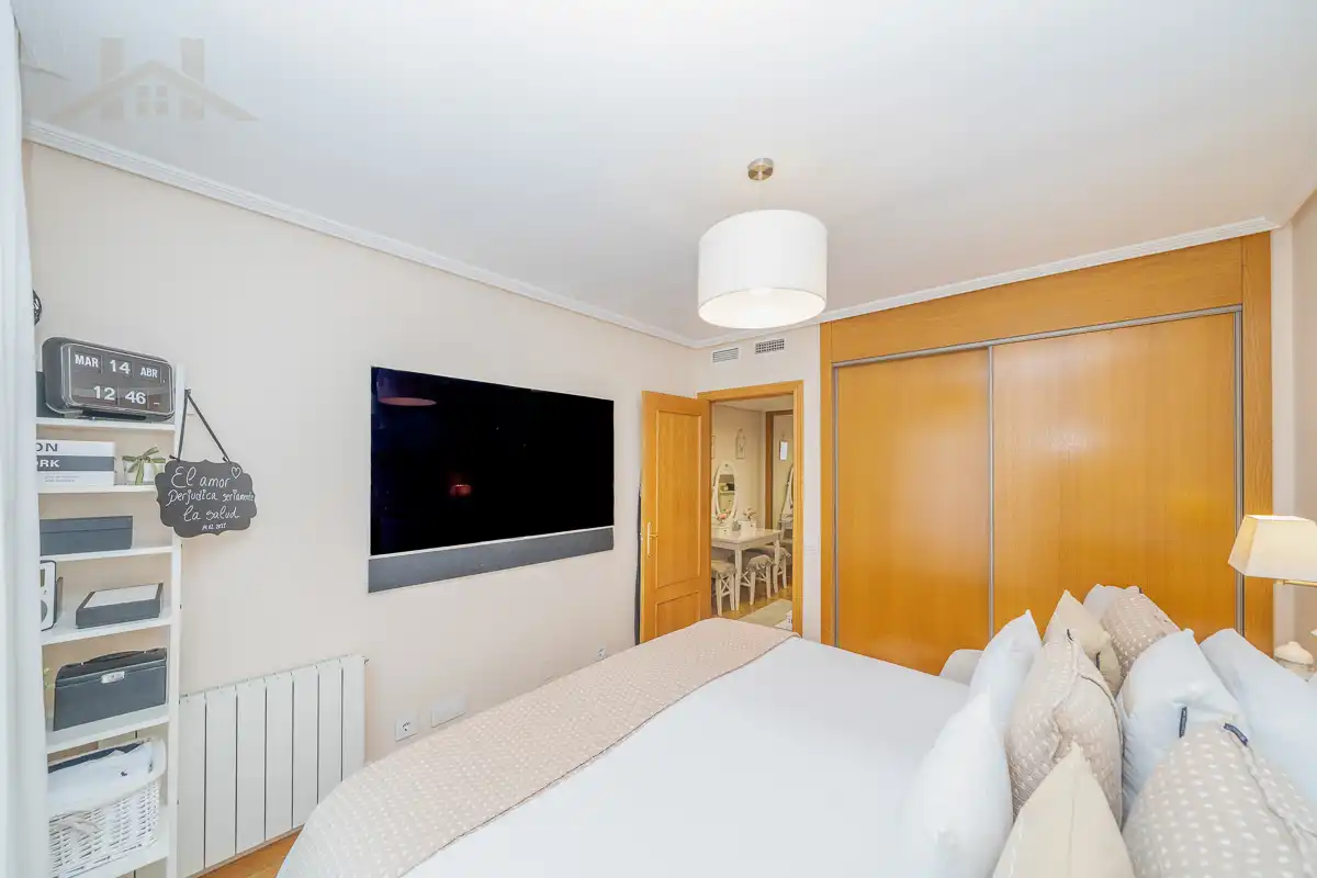 Bedroom of Flat for sale in Boadilla del Monte  with Air Conditioner, Heating and Storage room