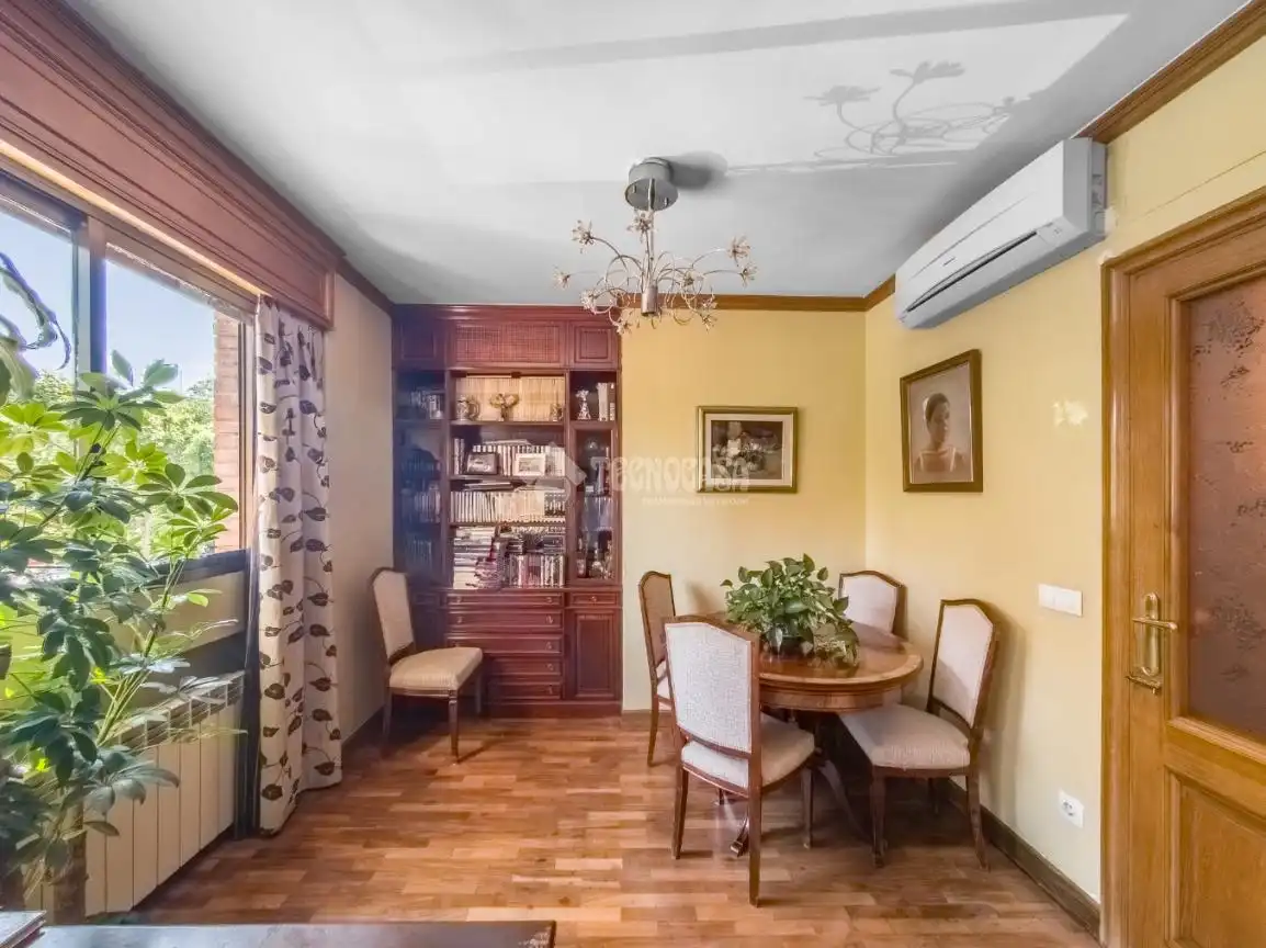 Comedor de Piso en venta en Madrid con Calefacción y Terraza