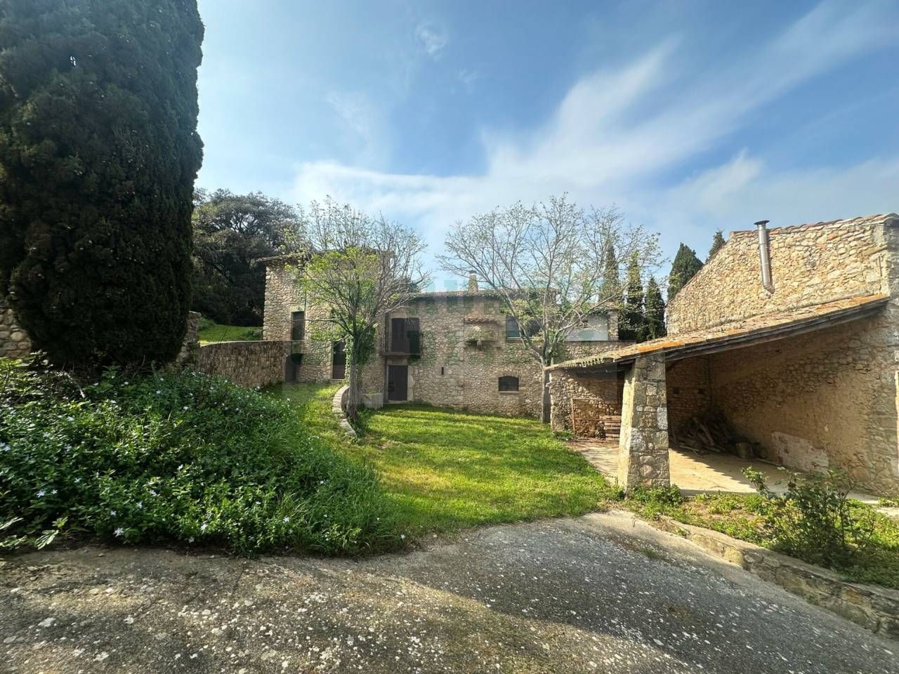 Vista exterior de Finca rústica en venda en Vilopriu amb Calefacció, Jardí privat i Terrassa