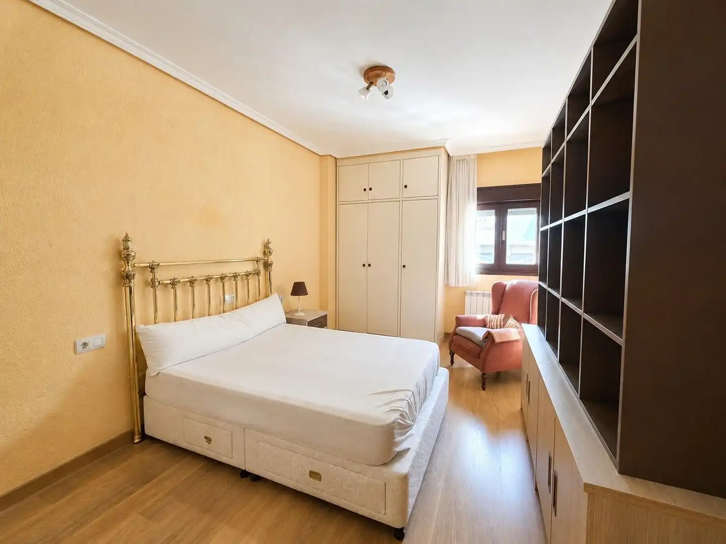 Habitación de Piso de alquiler en Plasencia con Aire acondicionado, Calefacción y Amueblado