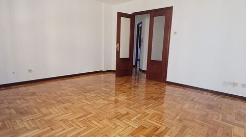 Foto 3 de Piso de alquiler en N/a, Llano, Gijón