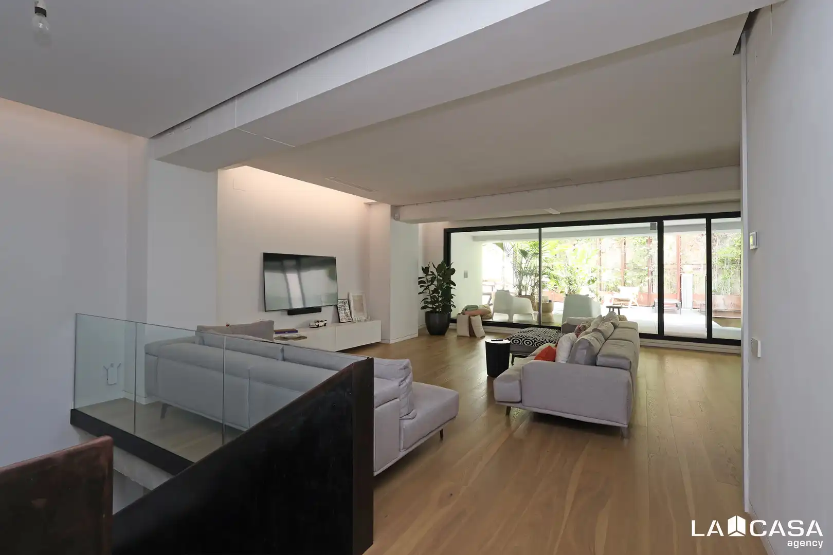 Sala d'estar de Dúplex en venda en Barcelona amb Terrassa i Piscina