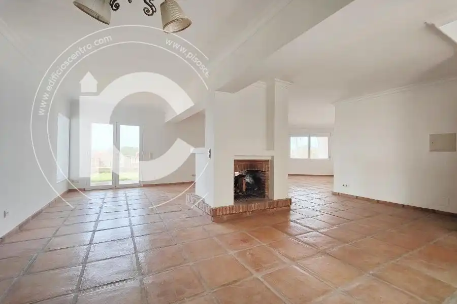Chalet con piscina en venta en marina del este, imagen 4