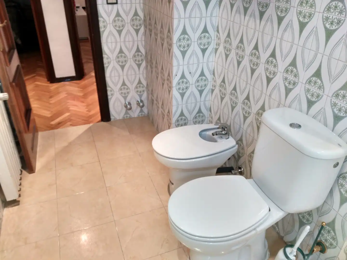Baño de Piso de alquiler en Zaragoza con Aire acondicionado, Calefacción y Parquet