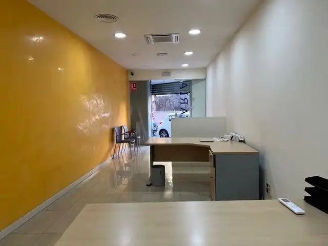 Local de alquiler en Esplugues de Llobregat con Aire acondicionado, Calefacción y Amueblado
