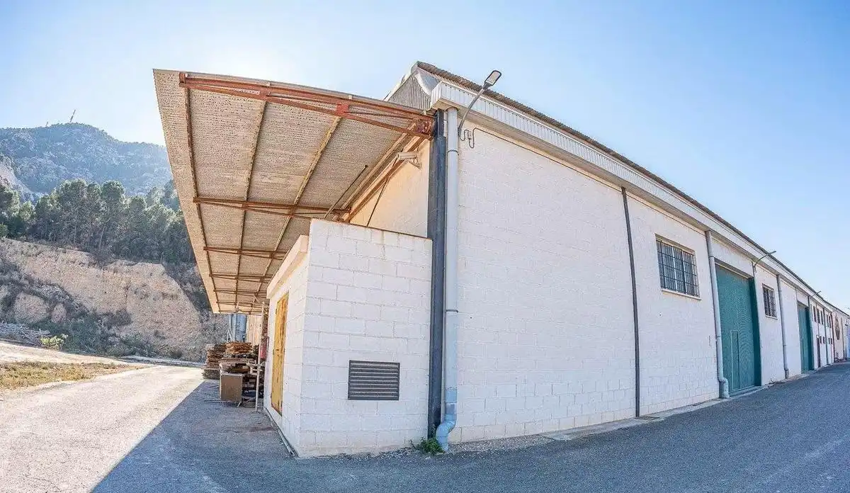Vista exterior de Nau industrial en venda en Orihuela