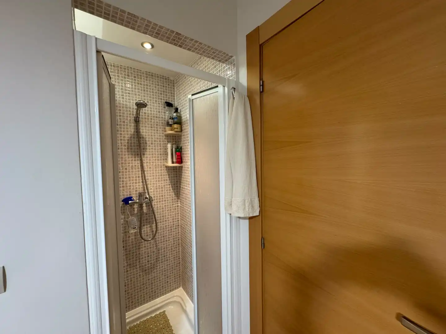 Bany de Apartament de lloguer en El Campello amb Aire condicionat, Calefacció i Moblat