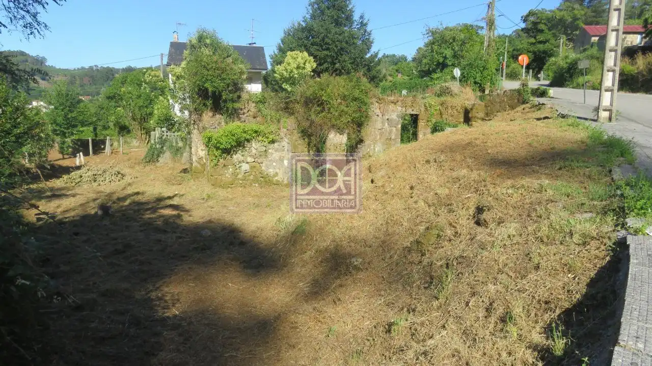 Casa rústica amb jardí en venda a Mondariz-Balneario