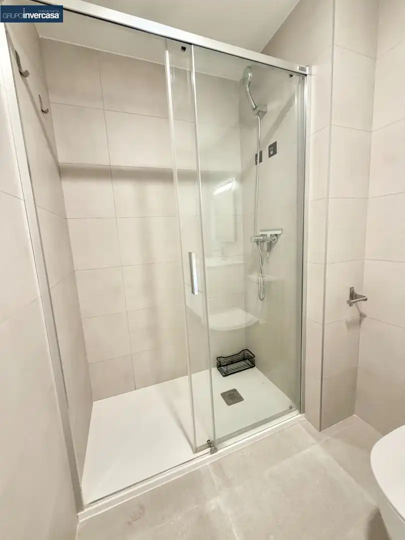Badezimmer von Wohnung zur Miete in Quart de Poblet mit Klimaanlage, Abstellraum und Möbliert