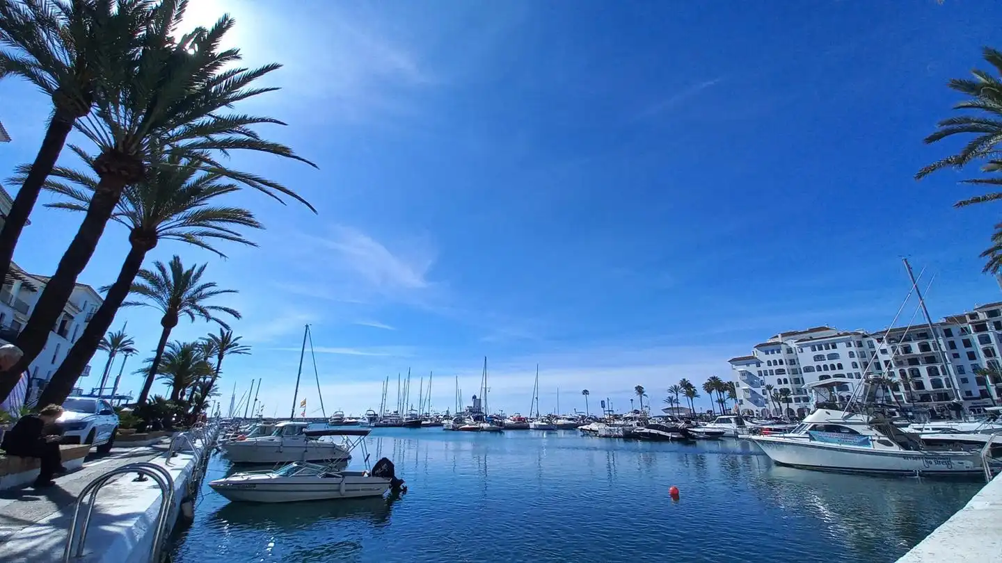 Vista exterior de Apartamento en venta en Manilva con Aire acondicionado, Calefacción y Terraza