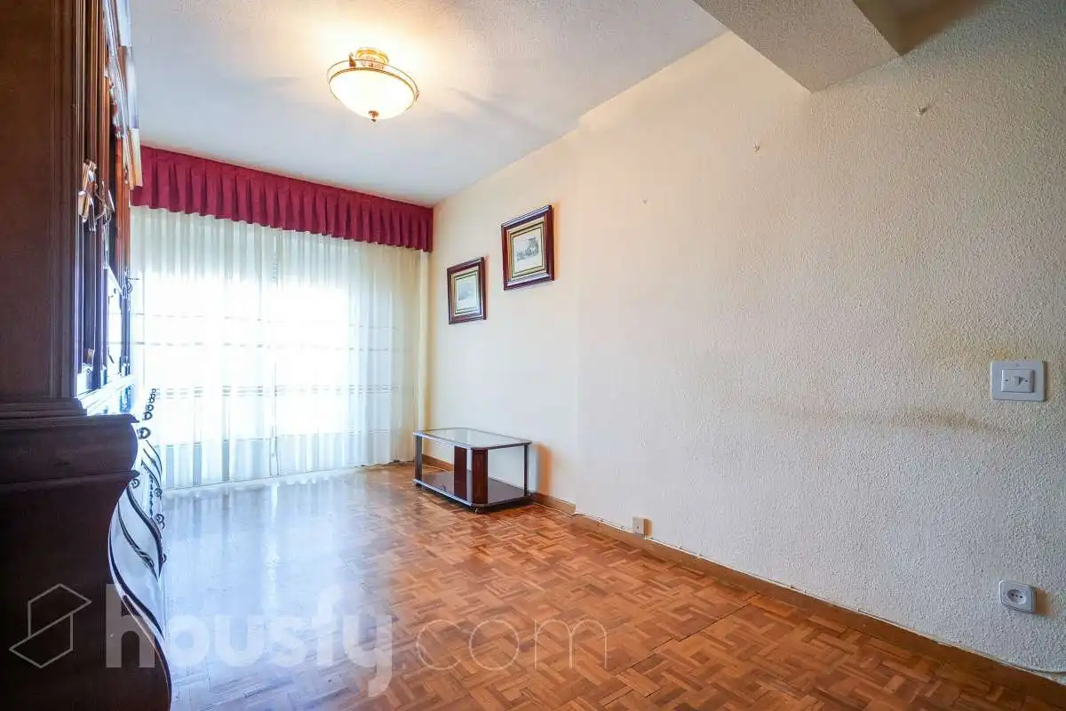 Living room of Flat for sale in Madrid  with Heating, Terrace and Storage room