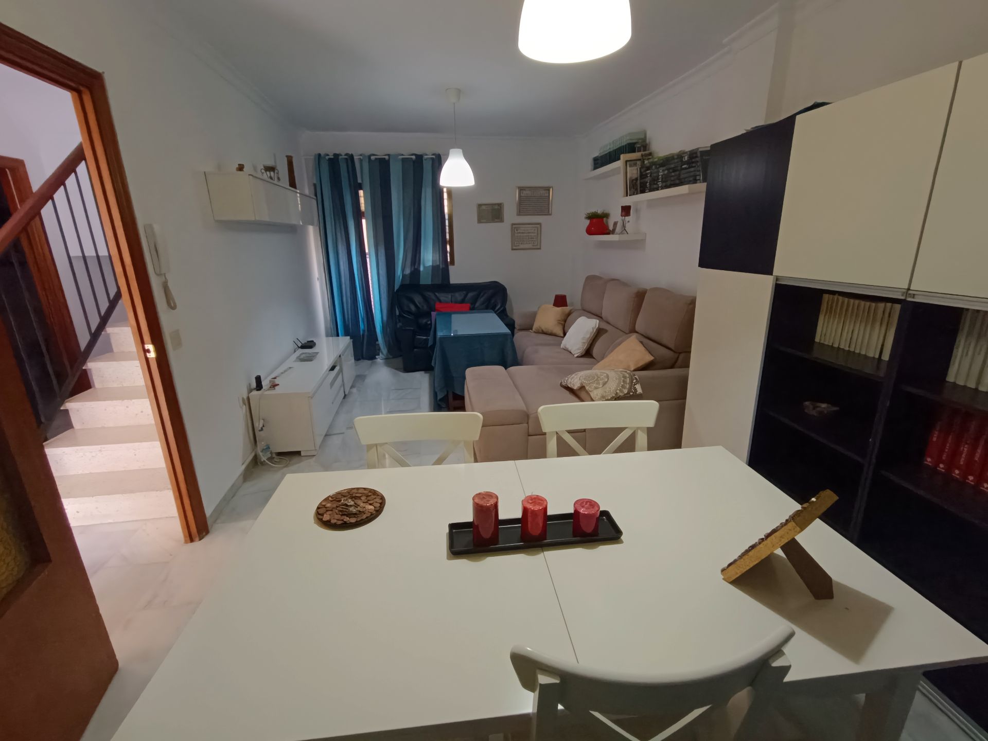 Sala de estar de Casa adosada en venta en Brenes con Terraza, Amueblado y Balcón