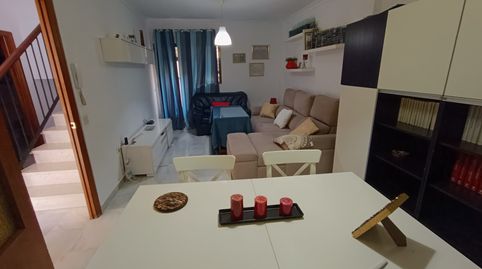 Foto 3 de Casa adosada en venta en Brenes, Sevilla