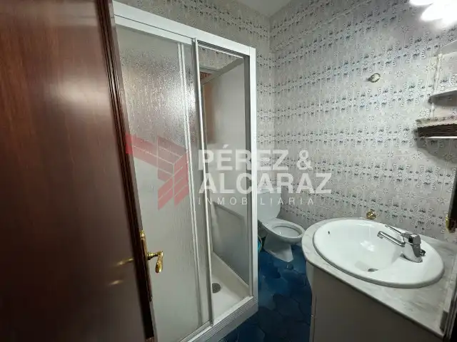 Bathroom of Flat for sale in Palma del Río  with Terrace and Balcony