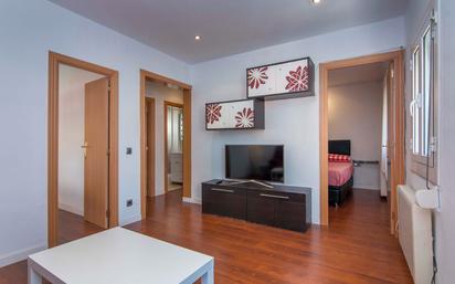 Living room of Flat for sale in Cornellà de Llobregat  with Parquet flooring and Oven