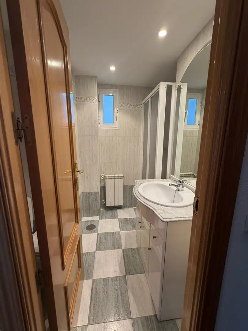 Bathroom of Flat for rent in Madrid  with Heating