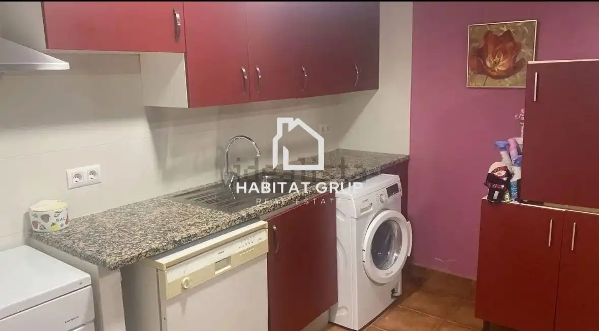 Cuina de Casa o xalet en venda en Banyoles amb Calefacció, Terrassa i Traster