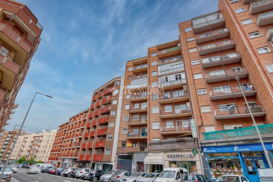 Exterior view of Flat for sale in Salamanca Capital  with Heating and Terrace