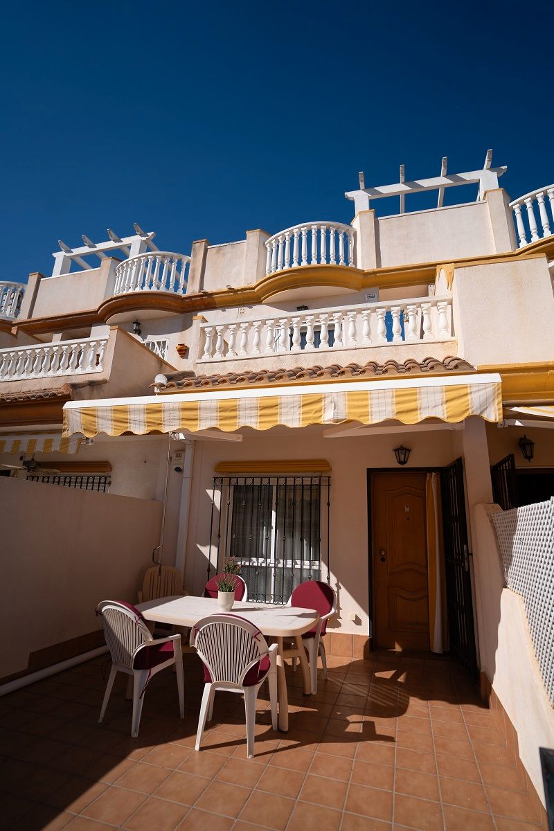 Vista exterior de Casa o chalet en venta en Orihuela con Aire acondicionado, Calefacción y Terraza