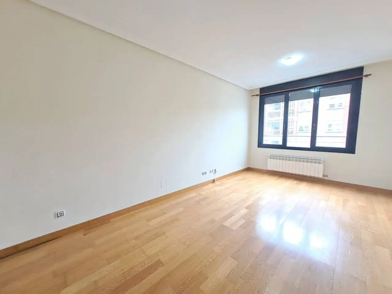 Habitación de Piso en venta en Burgos con Calefacción, Parquet y Trastero