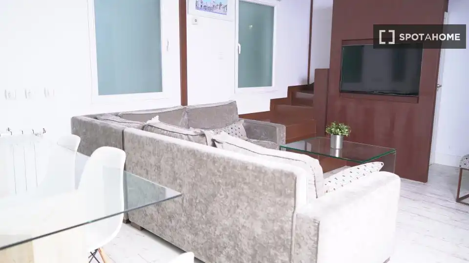 Room in Prosperidad - Delicias