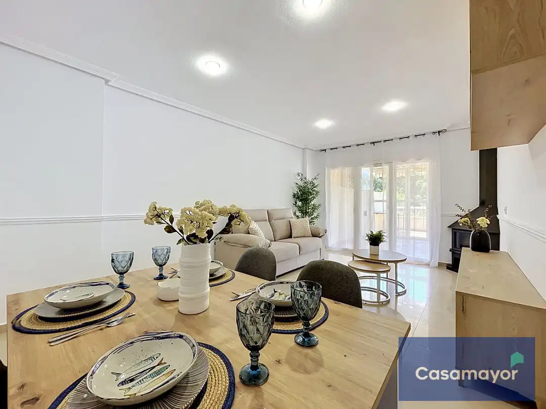 Comedor de Piso en venta en Alicante / Alacant con Aire acondicionado, Calefacción y Jardín privado
