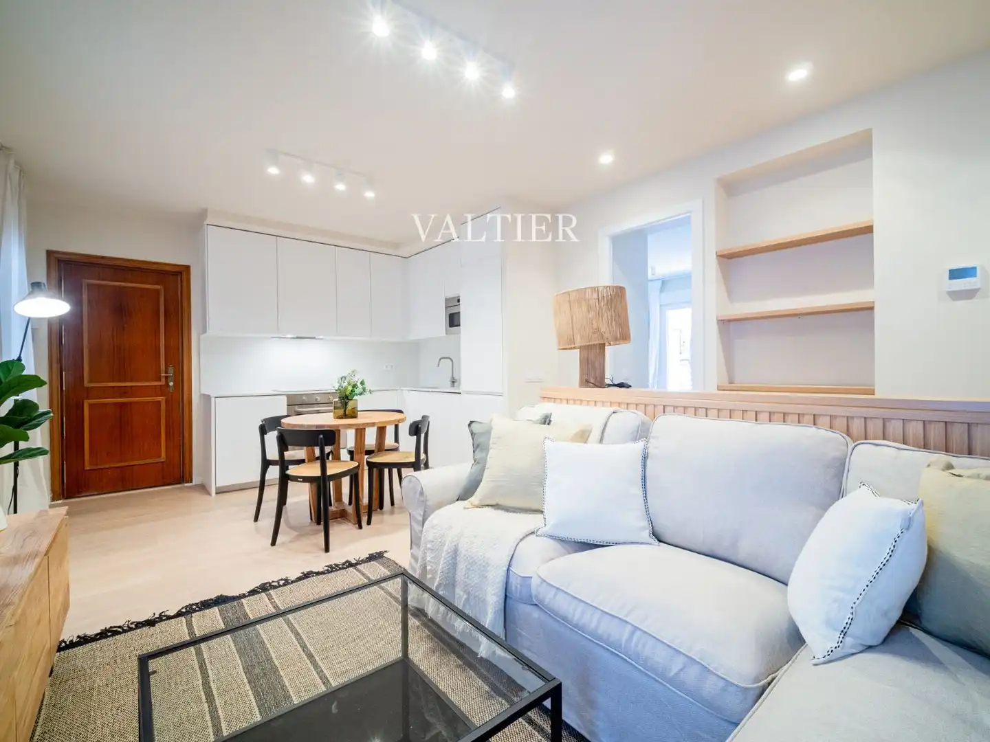 Living room of Flat for rent in Madrid  with Terrace and Furnished