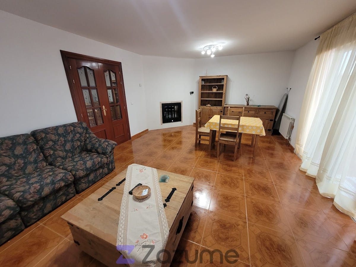 Sala de estar de Piso de alquiler en Cabezón de Pisuerga con Calefacción, Terraza y Trastero