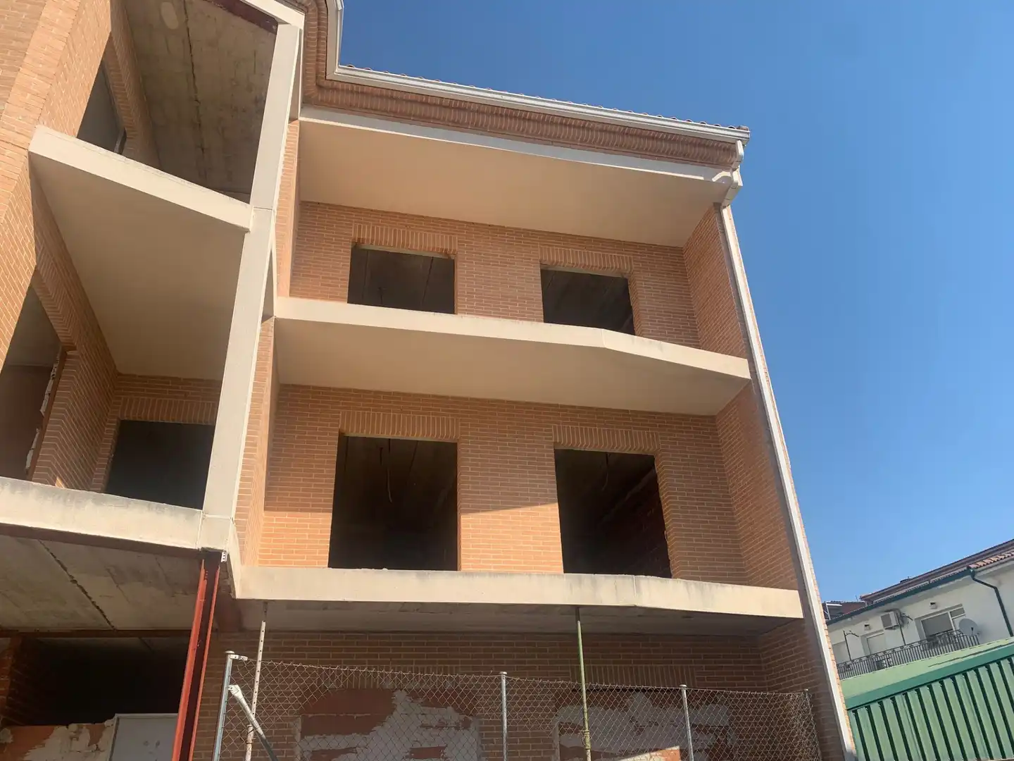 Buildings for sale in LAS PERALERAS, 8, El Tiemblo
