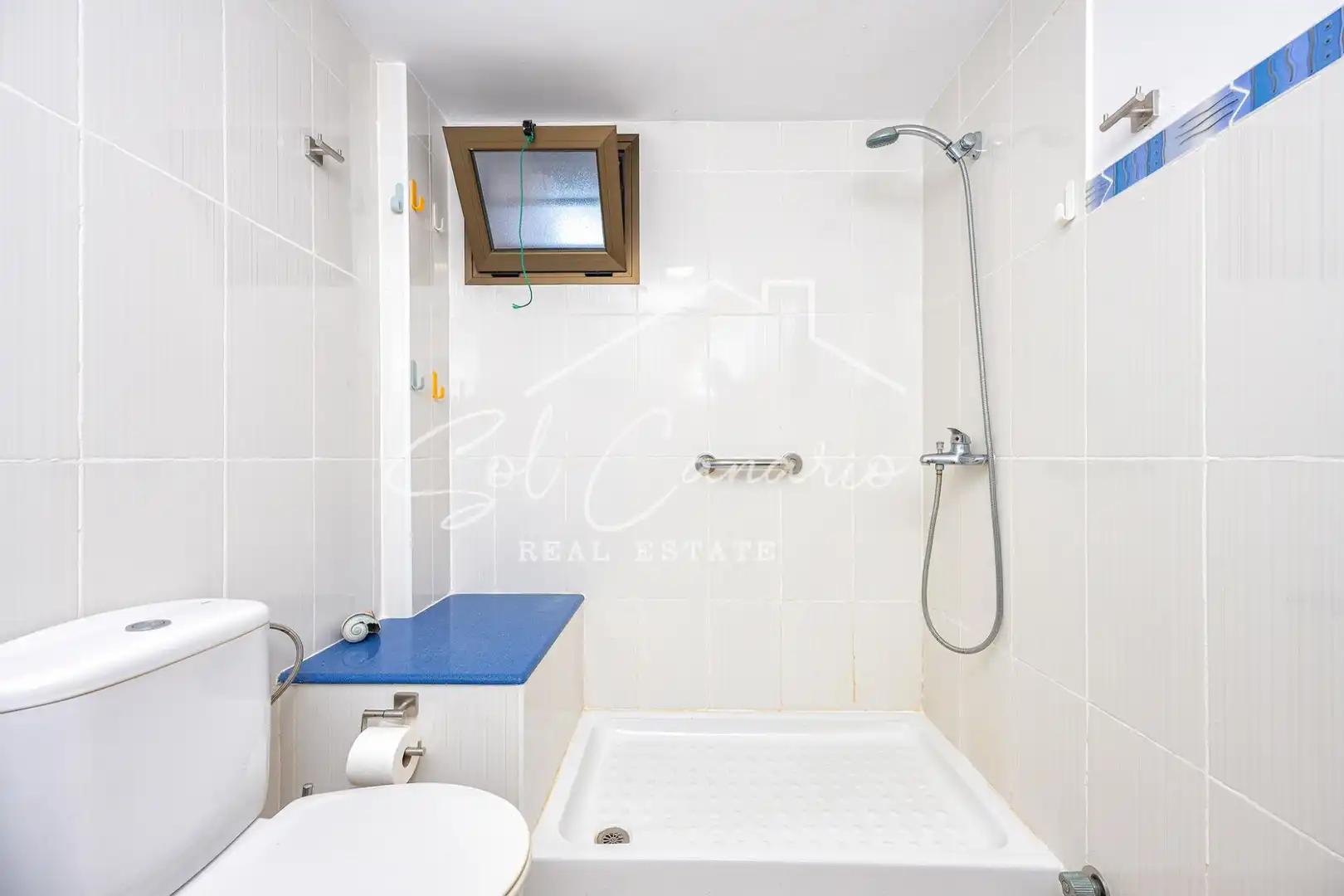 Baño de Piso de alquiler en Telde con Terraza y Amueblado