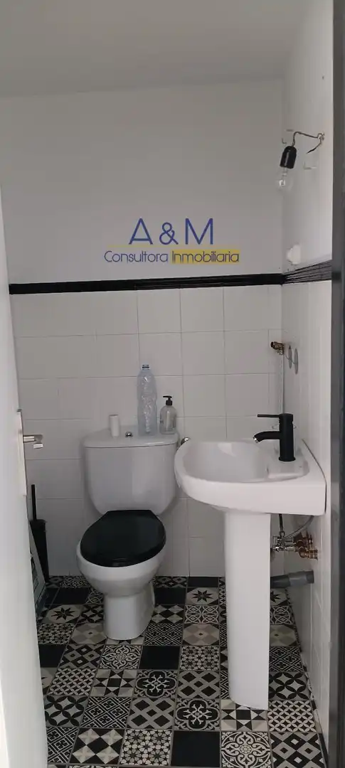 Bany de Local de lloguer en San Martín