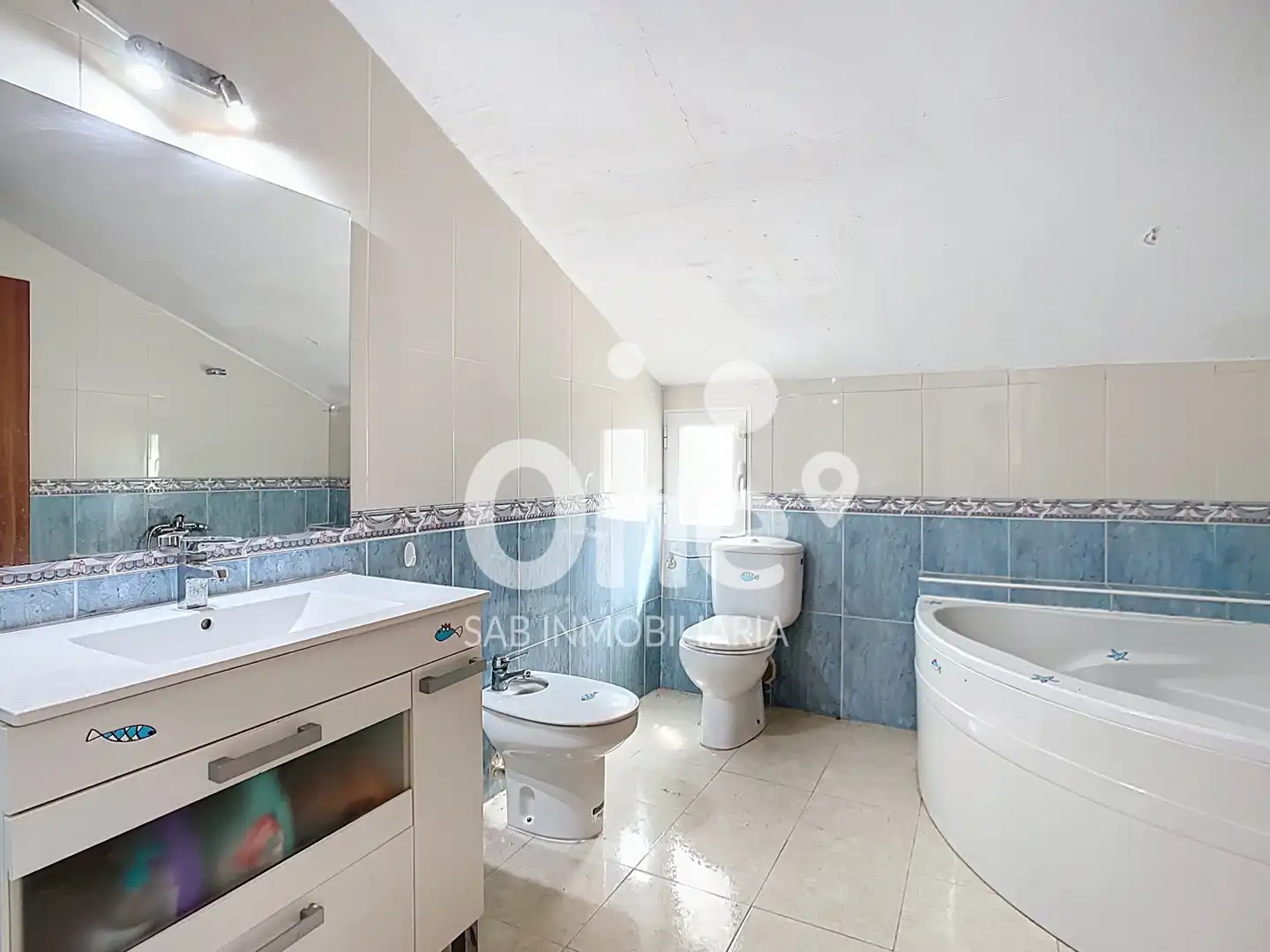 Bathroom of Houses for sale in L'Eliana  with Air Conditioner, Heating and Private garden
