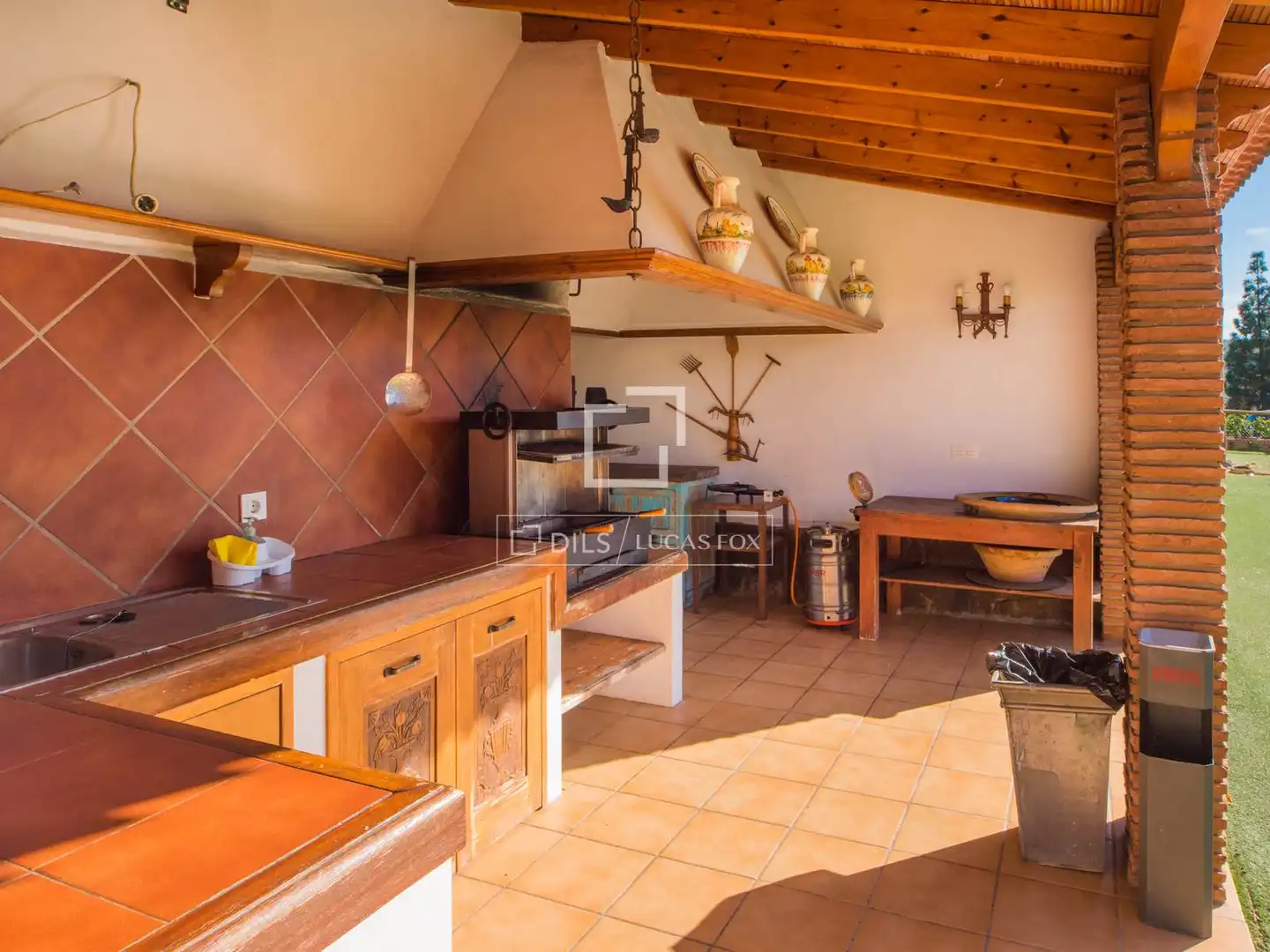 Cuina de Casa o xalet en venda en Málaga amb Aire condicionat, Calefacció i Jardí privat