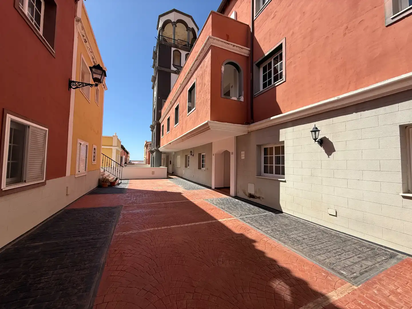 Vista exterior de Piso en venta en San Miguel de Abona con Terraza, Trastero y Amueblado