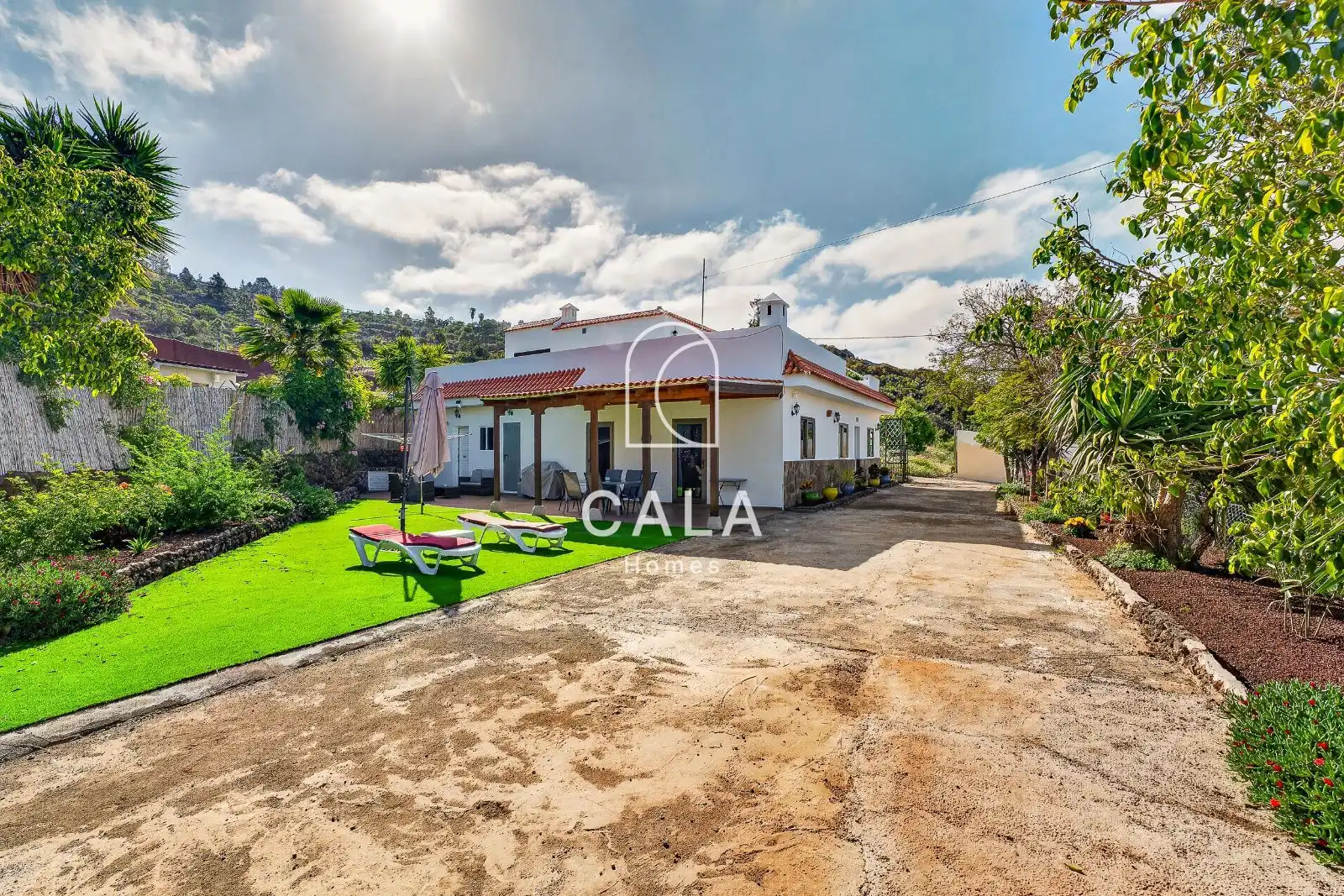 Exterior view of Houses for sale in Guía de Isora  with Private garden, Terrace and Storage room