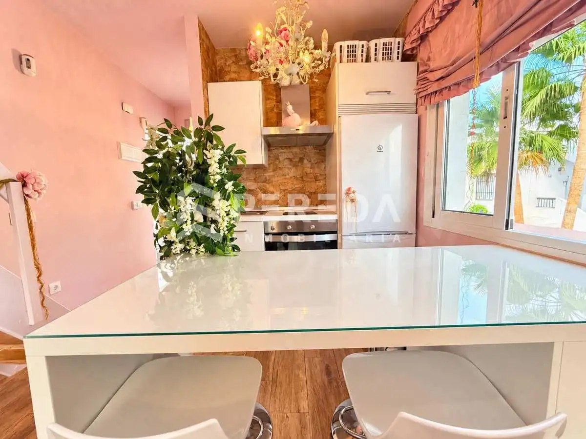Studio mit Pool zum Verkauf in Avenida ENTREMARES (U), imagen 3