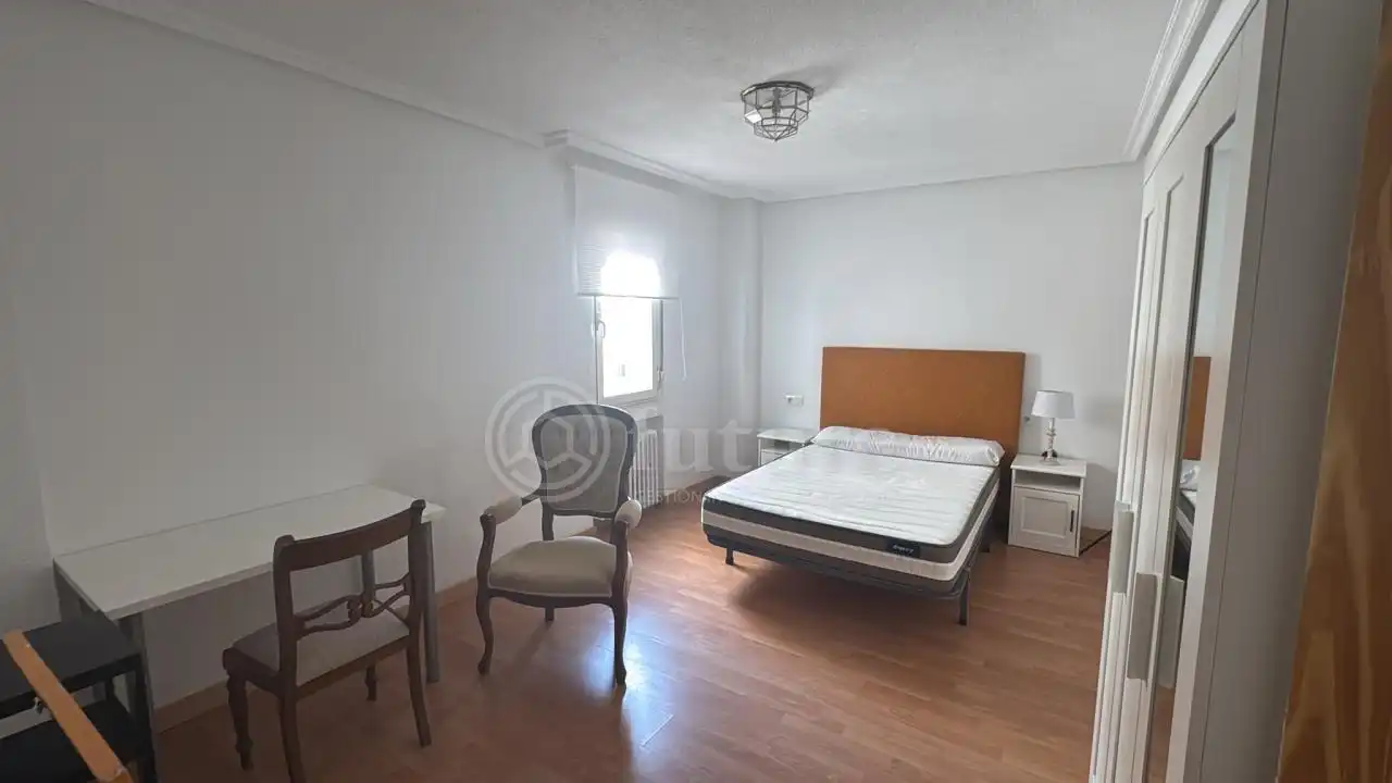 Schlafzimmer von Wohnung zur Miete in Salamanca mit Heizung und Möbliert