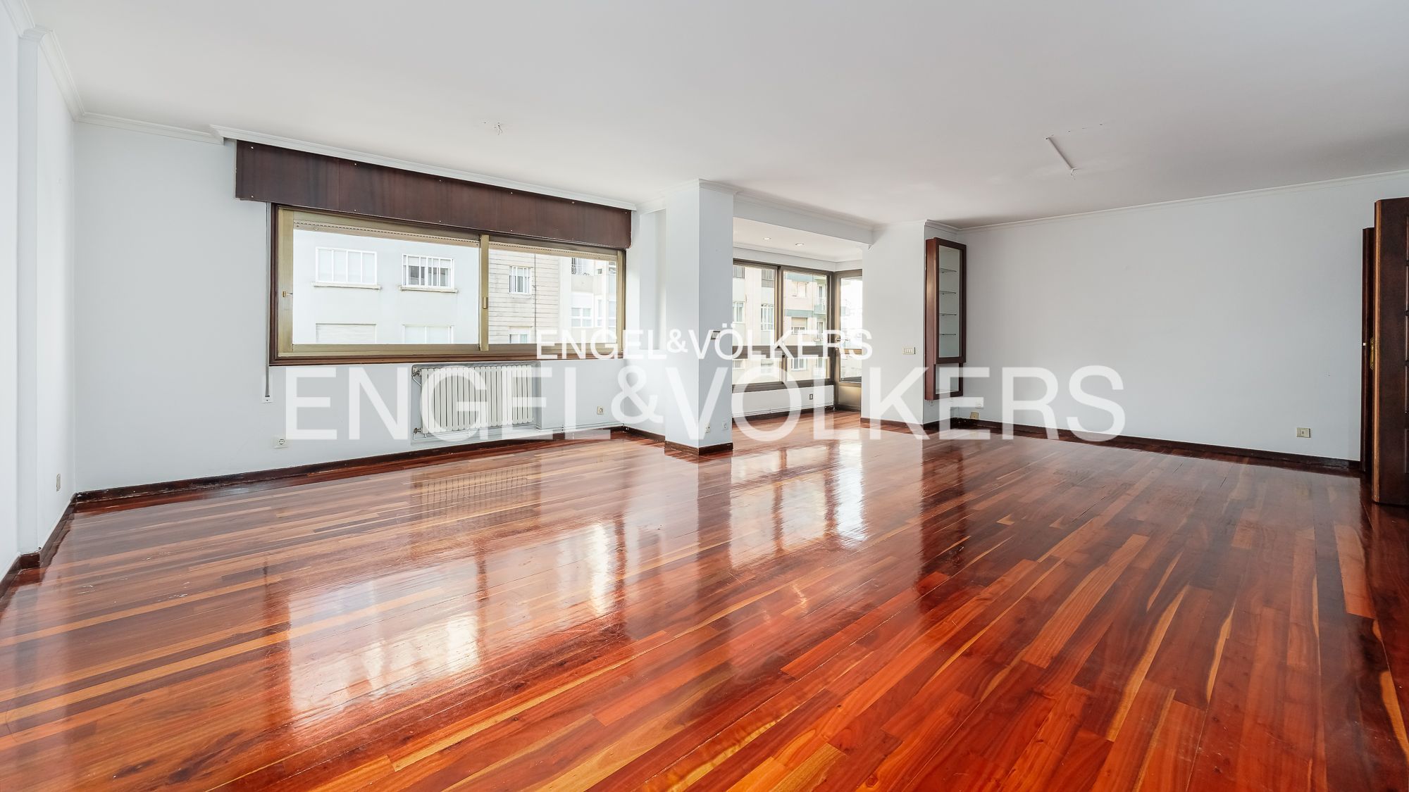 Sala d'estar de Apartament en venda en Vigo  amb Calefacció, Parquet i Terrassa