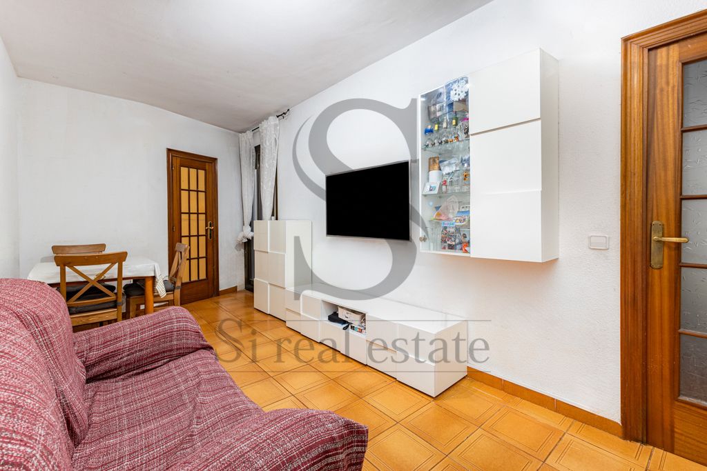 Exterior view of Flat for sale in  Barcelona Capital  with Furnished