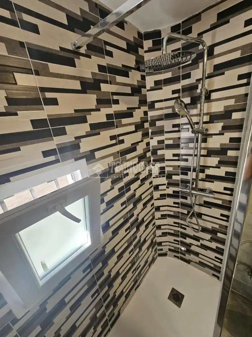 Badezimmer von Einfamilien-Reihenhaus zum Verkauf in Jayena