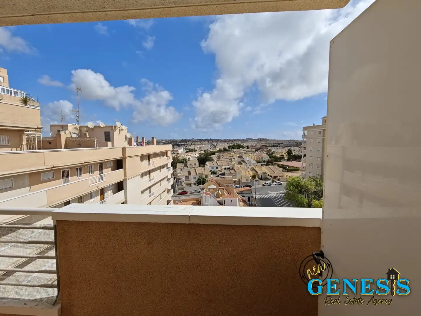 Terrassa de Apartament en venda en Torrevieja amb Moblat, Rentadora i Balcó