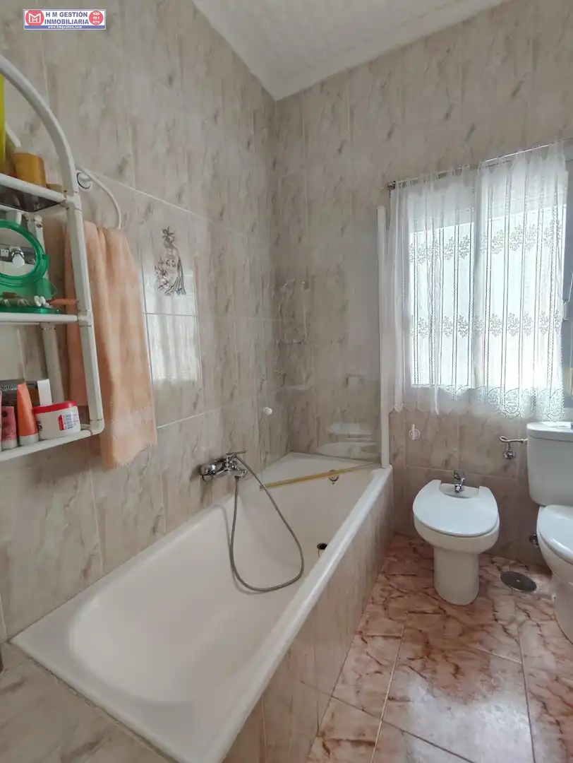 Baño de Casa o chalet en venta en Alcázar de San Juan con Aire acondicionado, Calefacción y Piscina