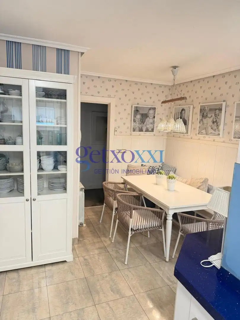 Comedor de Piso en venta en Leioa con Calefacción, Terraza y Trastero