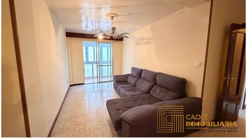 Foto 2 de Piso de alquiler en Astilleros - La Paz  - Loreto - El Corte Inglés, Cádiz