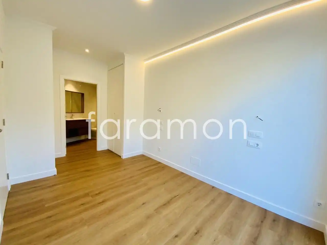 Piso en venta en Sanxenxo con Terraza, Trastero y Internet