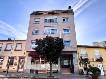 Gemischtgenutztes Gebäude zum Verkauf in Rúa Miguel de Cervantes 42
