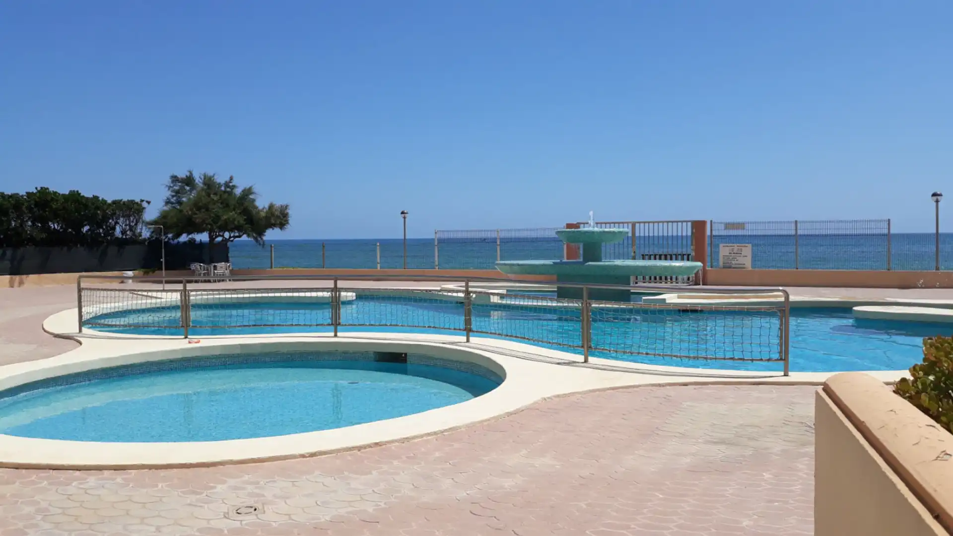 Piscina de Apartament en venda en Tavernes de la Valldigna amb Terrassa i Piscina comunitària